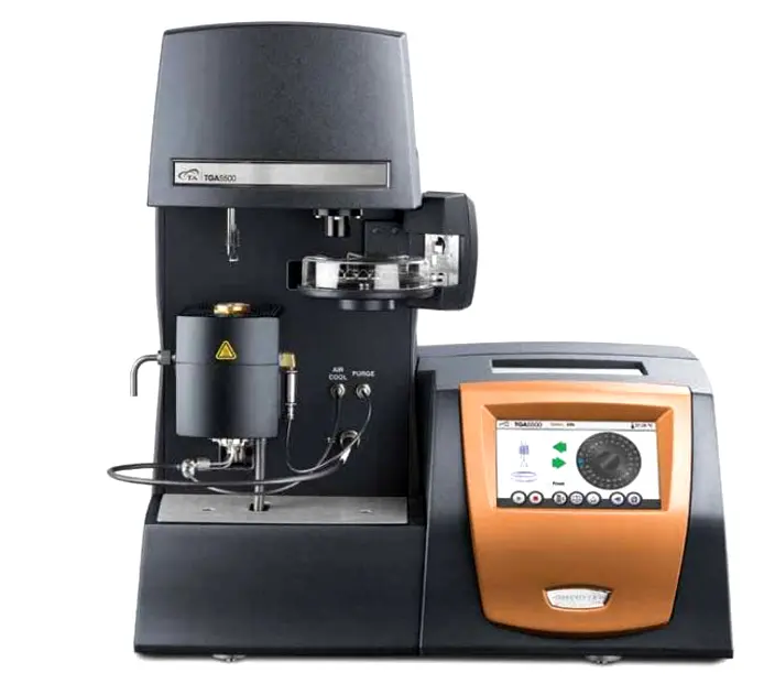 TGA analysis graph for calcium oxalate monohydrate showing weight loss, derivative weight loss, and residue percentages across temperature range
