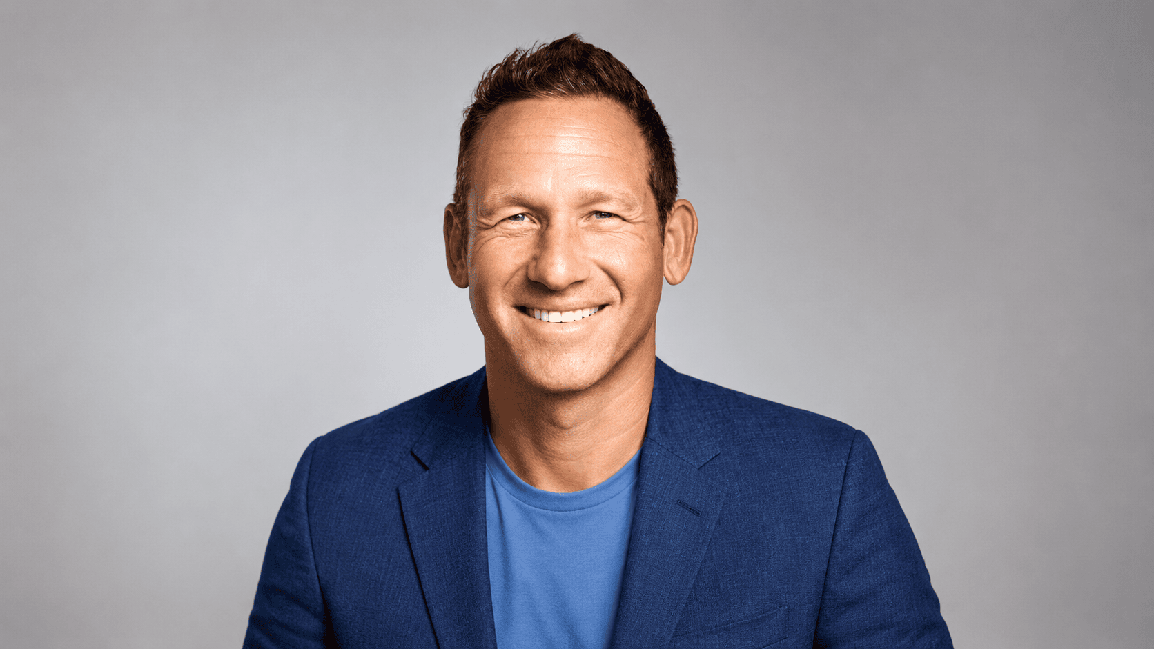 Portrait of Damien Fischer, new Vice President at Covalent.